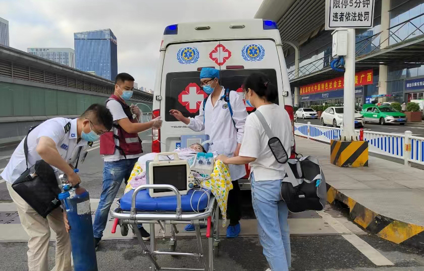 隆德县救护车出租公司